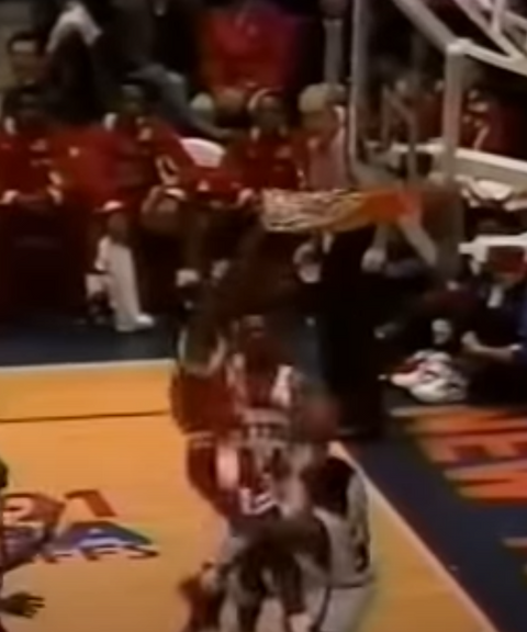 [FEAT] MICHAEL JORDAN DUNKING ON PATRICK EWING